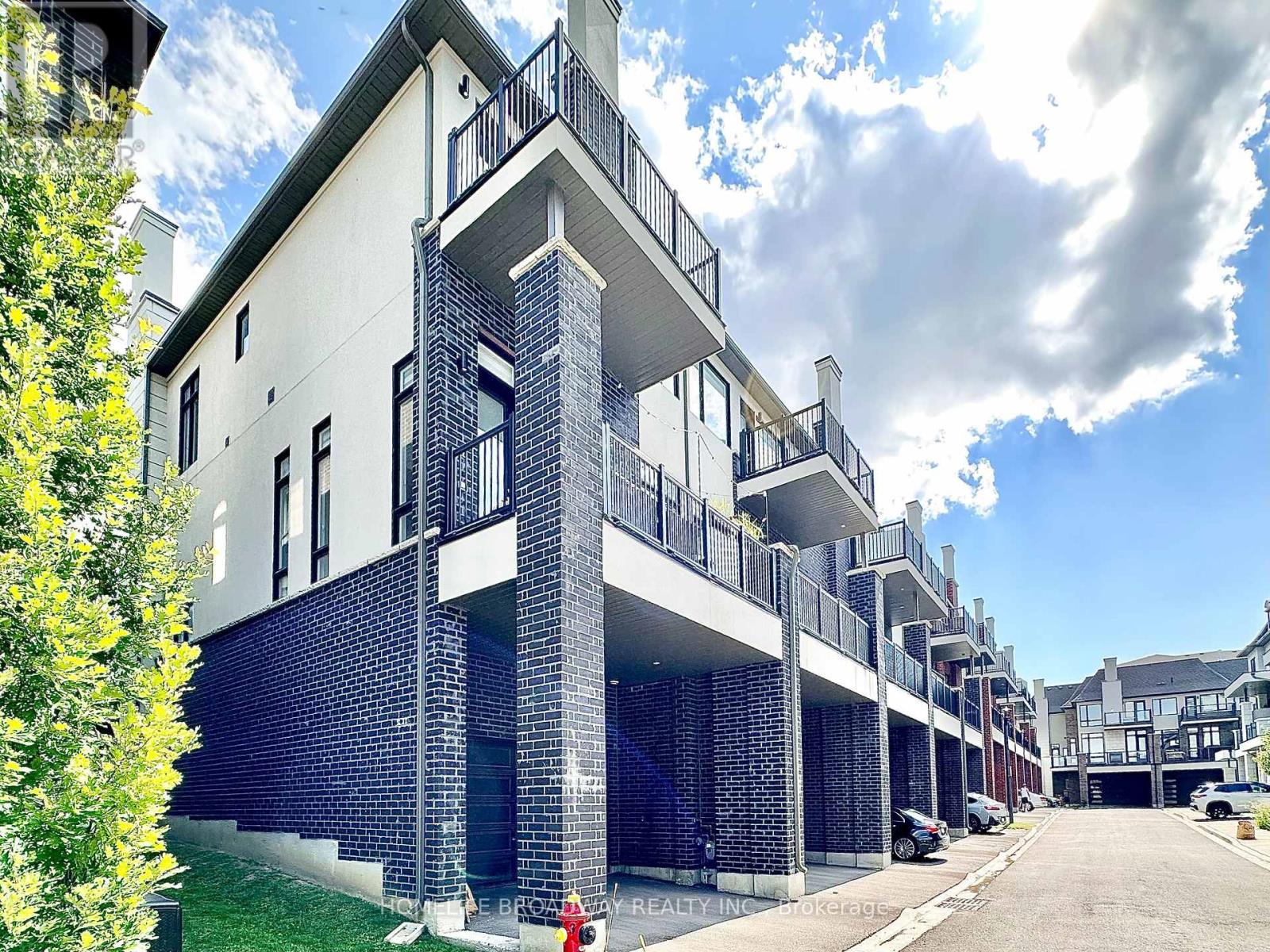 300 KING ROAD - 47