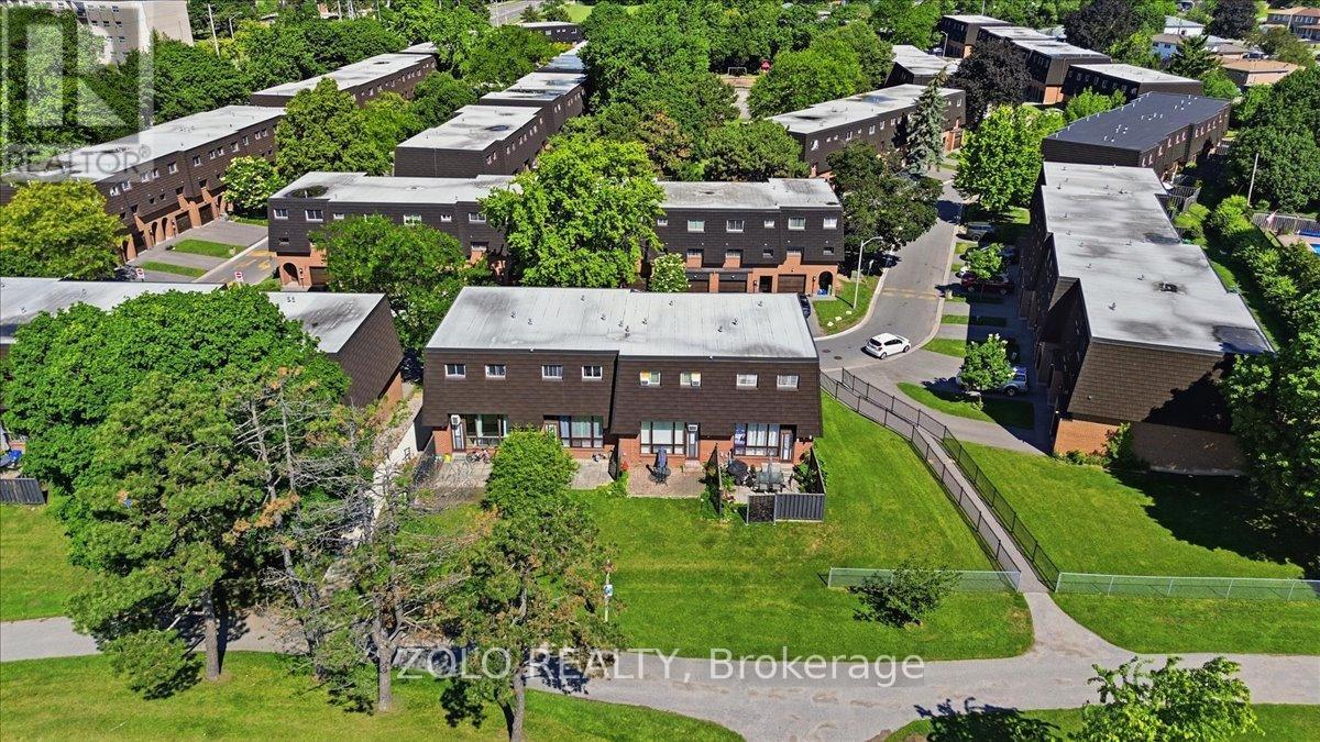 98 DARRAS COURT - 36