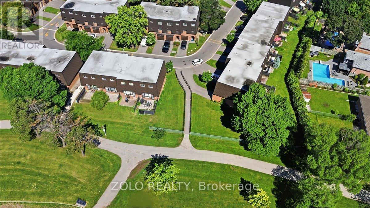 98 DARRAS COURT - 38
