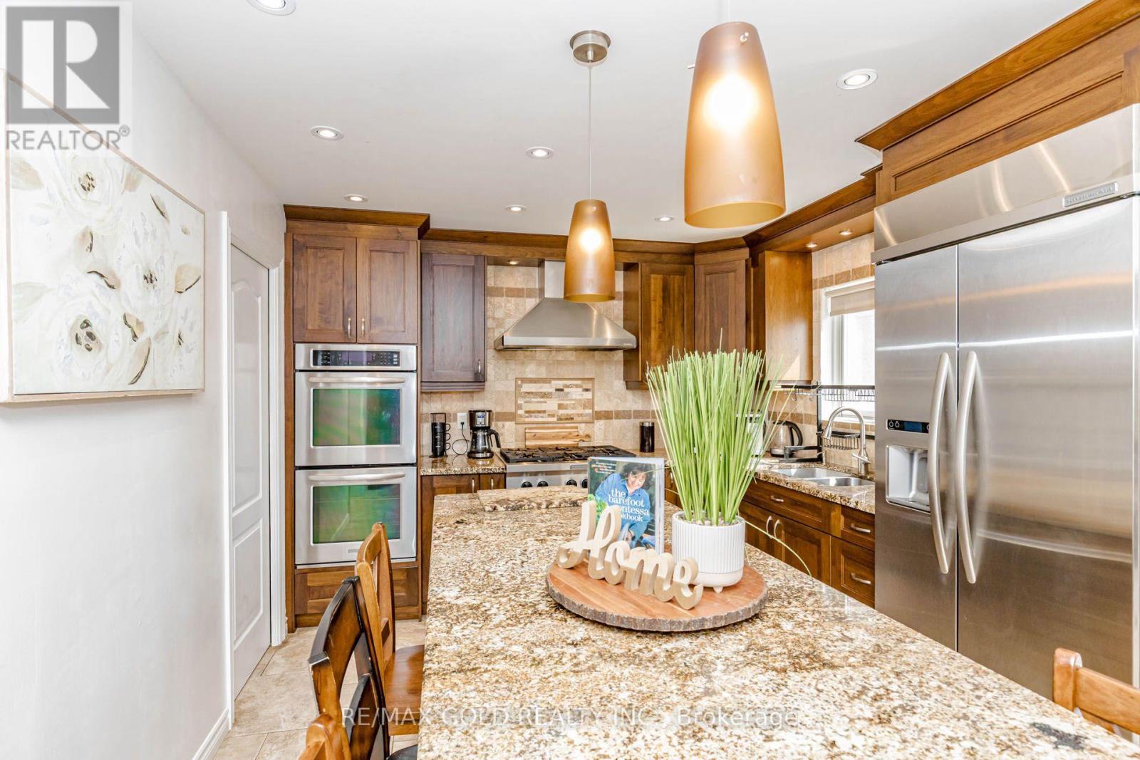 93 LAUCHLIN CRESCENT - 12