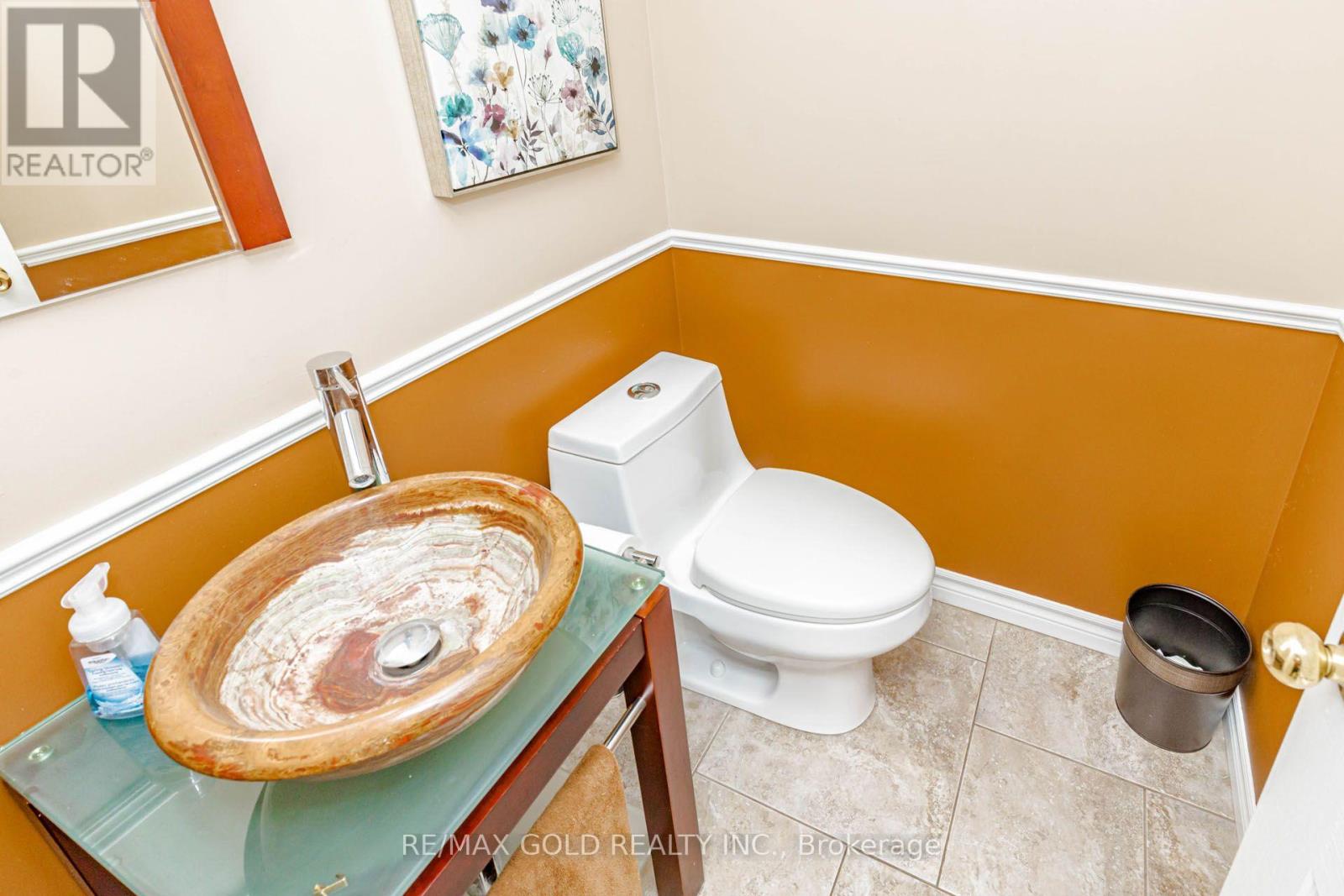 93 LAUCHLIN CRESCENT - 15