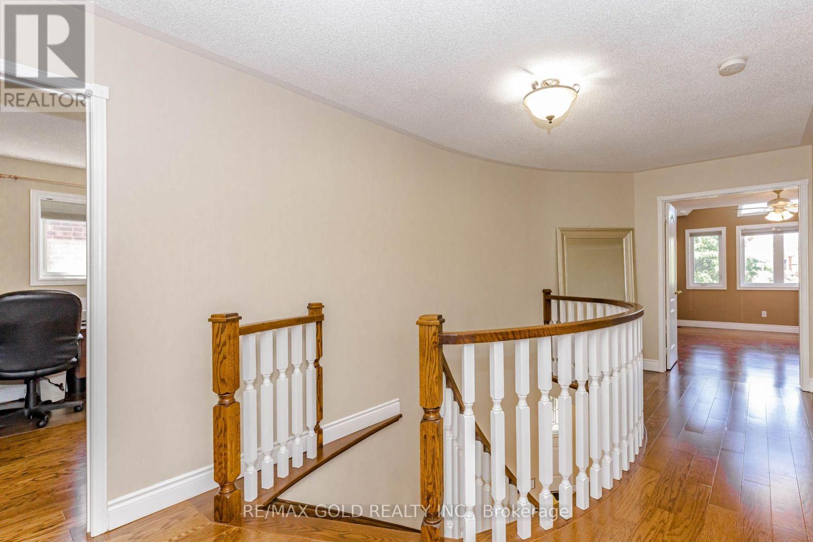 93 LAUCHLIN CRESCENT - 17