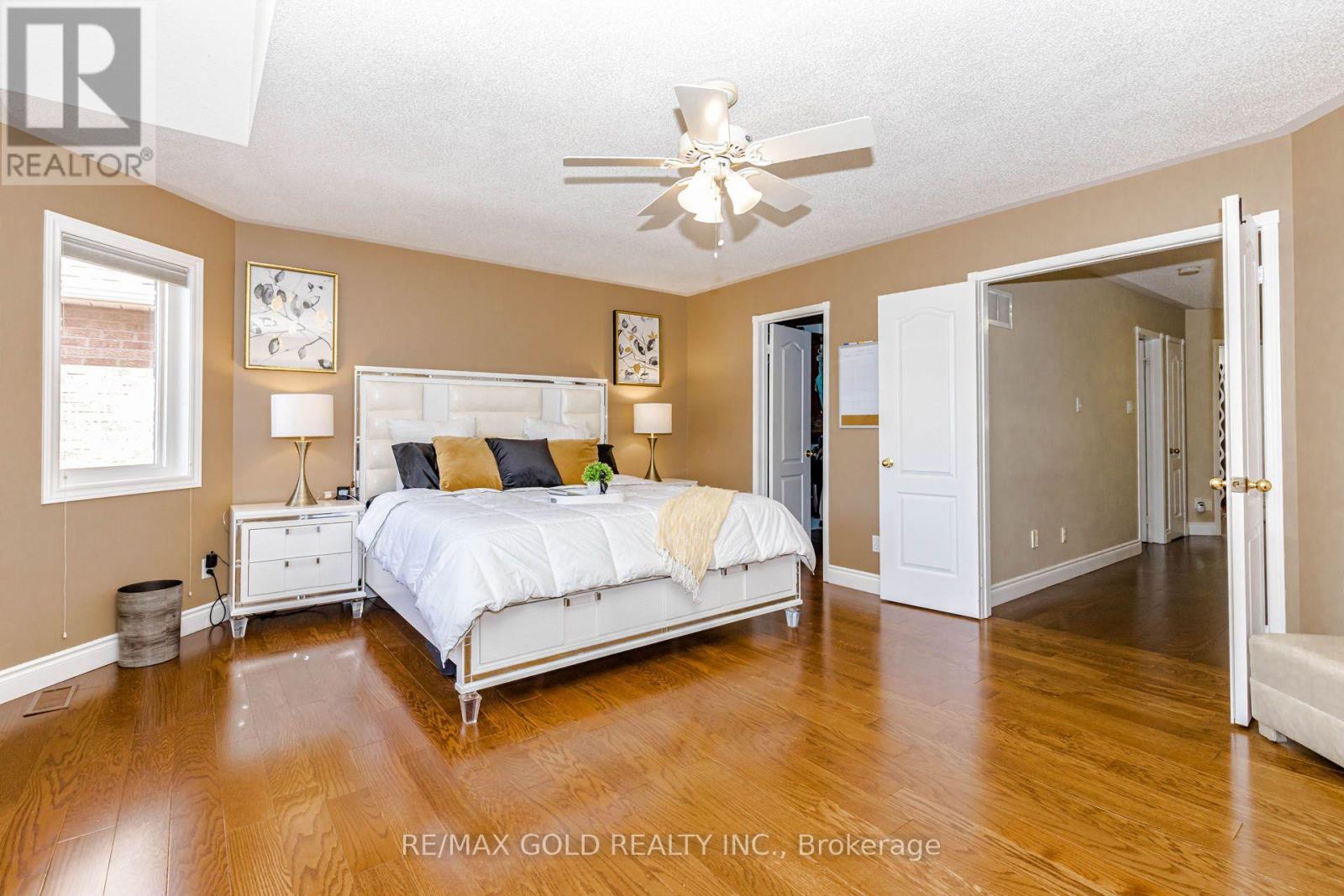 93 LAUCHLIN CRESCENT - 18