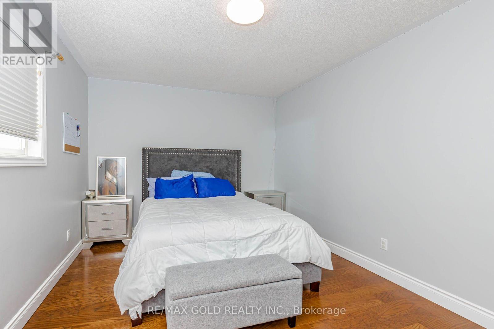 93 LAUCHLIN CRESCENT - 24