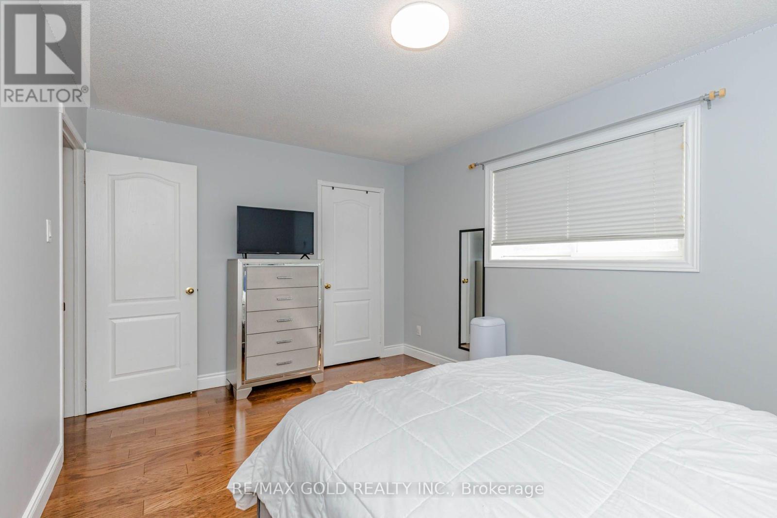 93 LAUCHLIN CRESCENT - 25