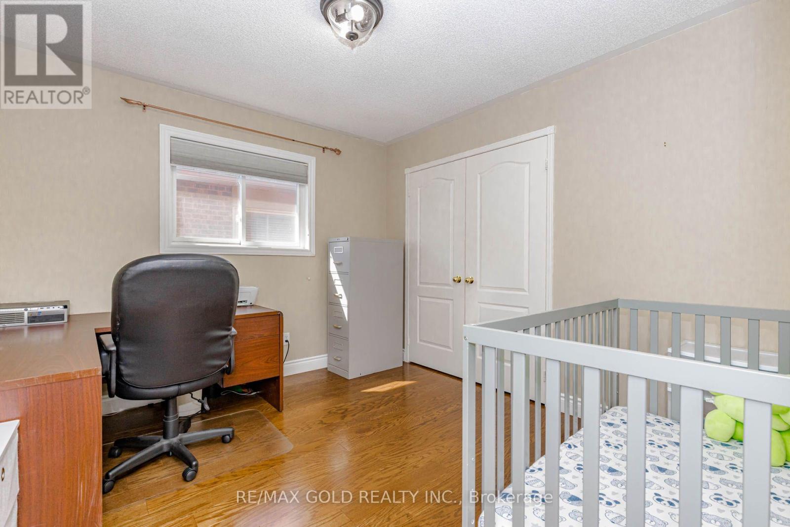 93 LAUCHLIN CRESCENT - 27