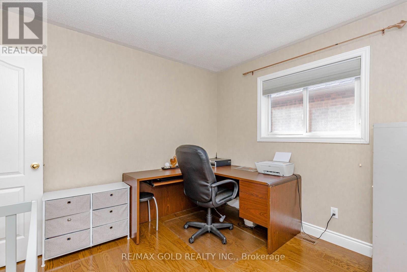 93 LAUCHLIN CRESCENT - 29