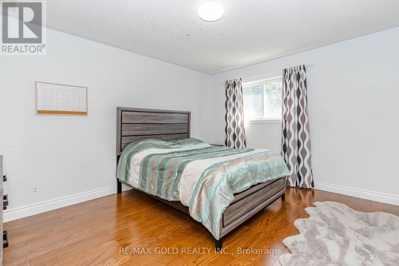 93 LAUCHLIN CRESCENT - 31