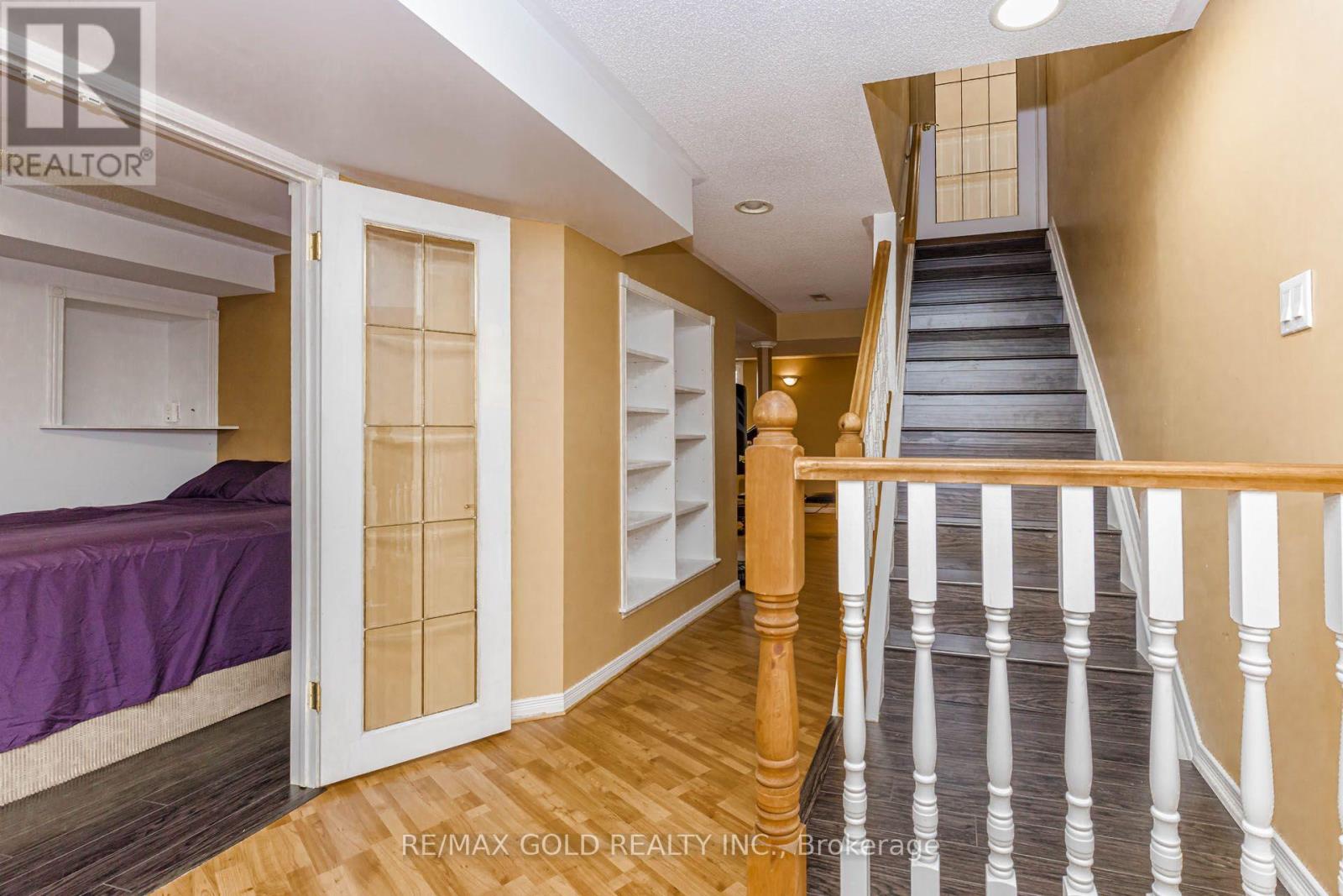 93 LAUCHLIN CRESCENT - 35