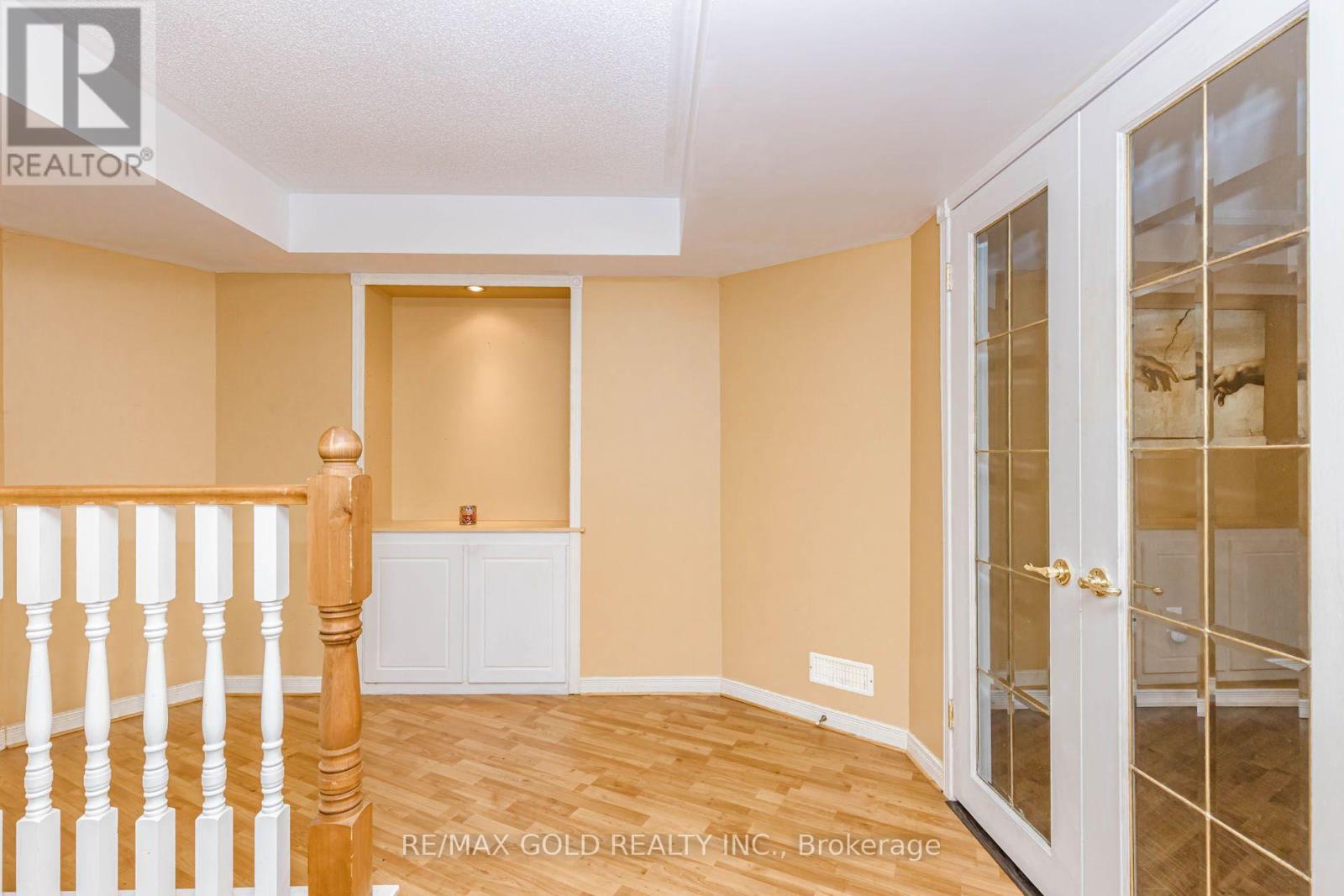 93 LAUCHLIN CRESCENT - 36