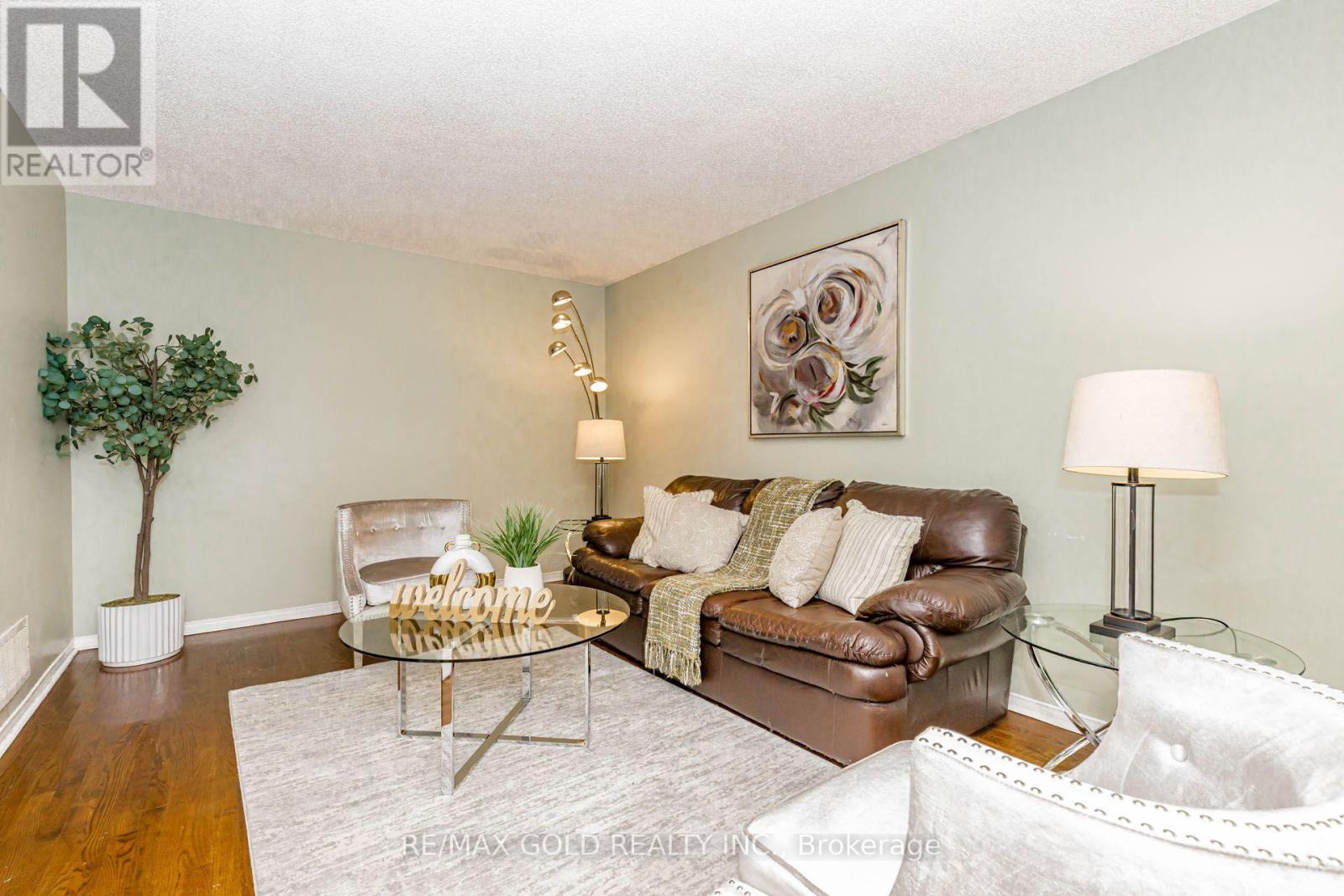 93 LAUCHLIN CRESCENT - 4
