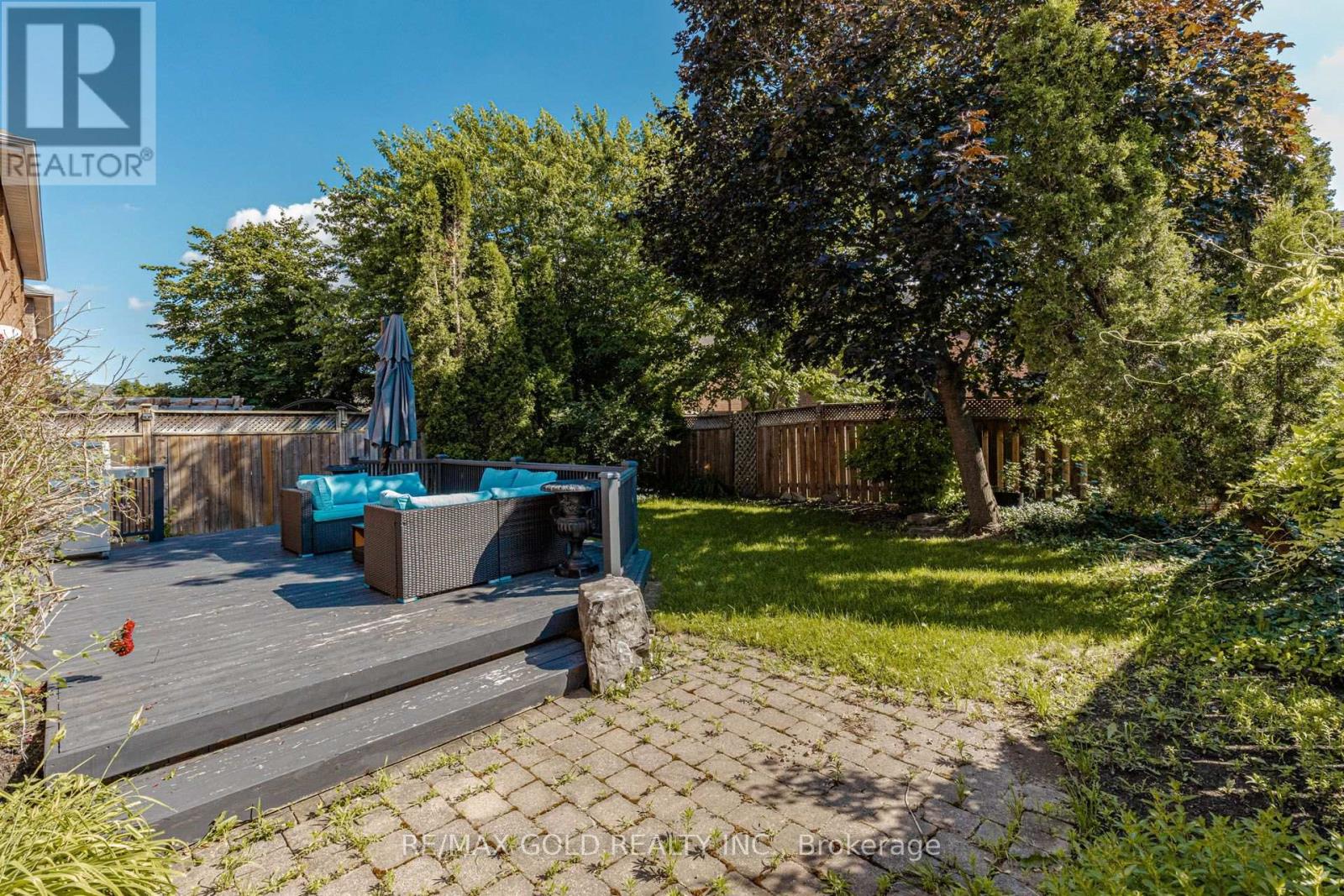 93 LAUCHLIN CRESCENT - 46