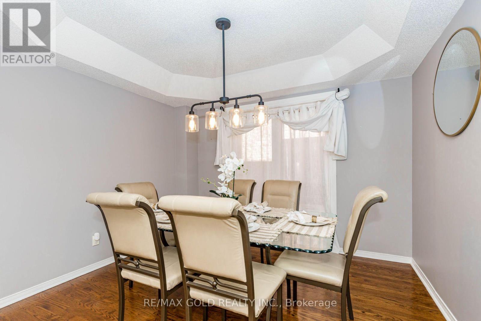 93 LAUCHLIN CRESCENT - 6