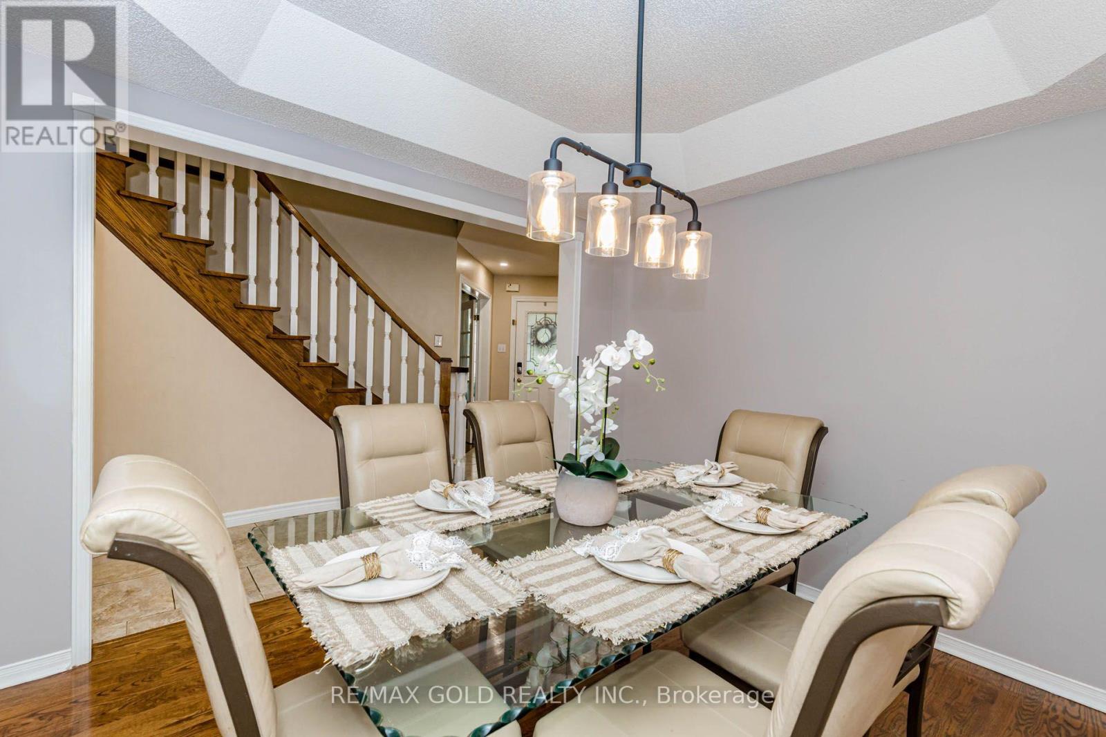 93 LAUCHLIN CRESCENT - 7