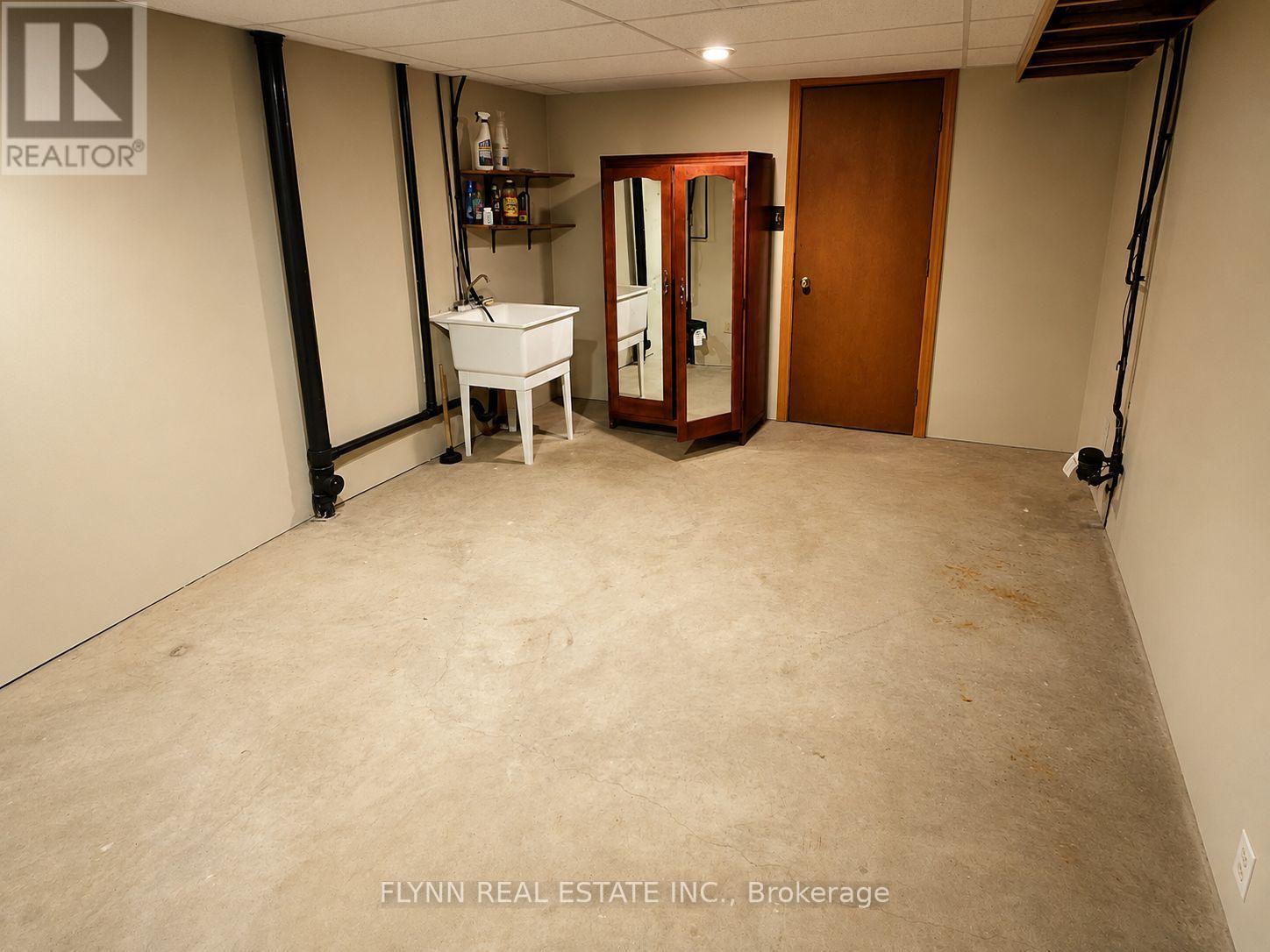 #13 2720 MEWBURN ROAD - 23