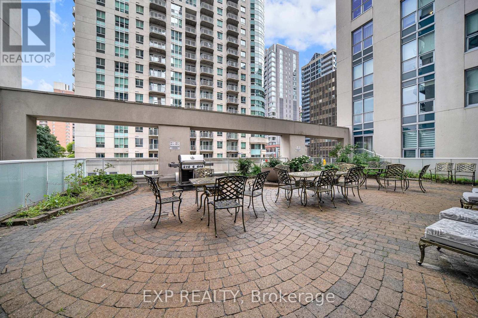 #1405 195 BESSERER STREET - 24