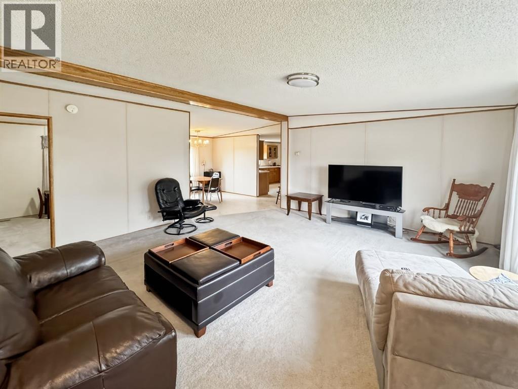 4524 47 Avenue - 4
