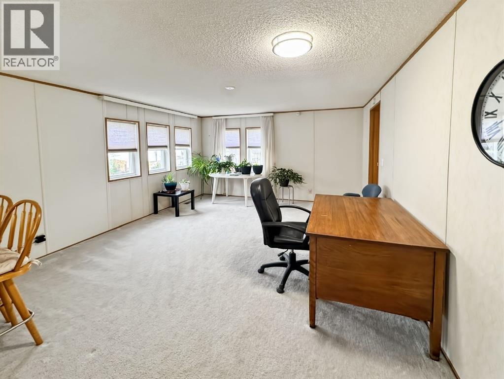 4524 47 Avenue - 12