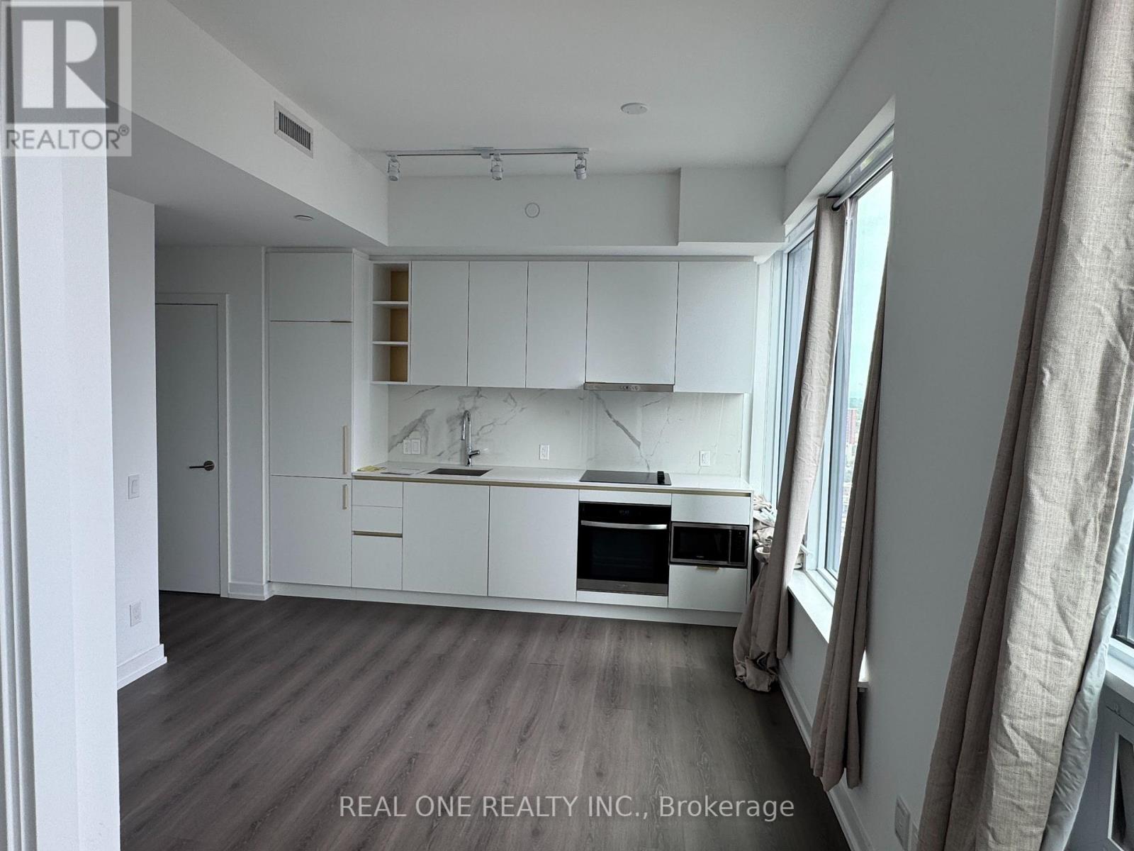 #2615 8 WELLESLEY STREET W - 4