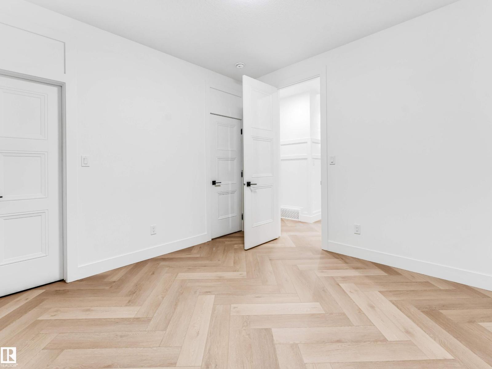 2346 63 AV NE - 10