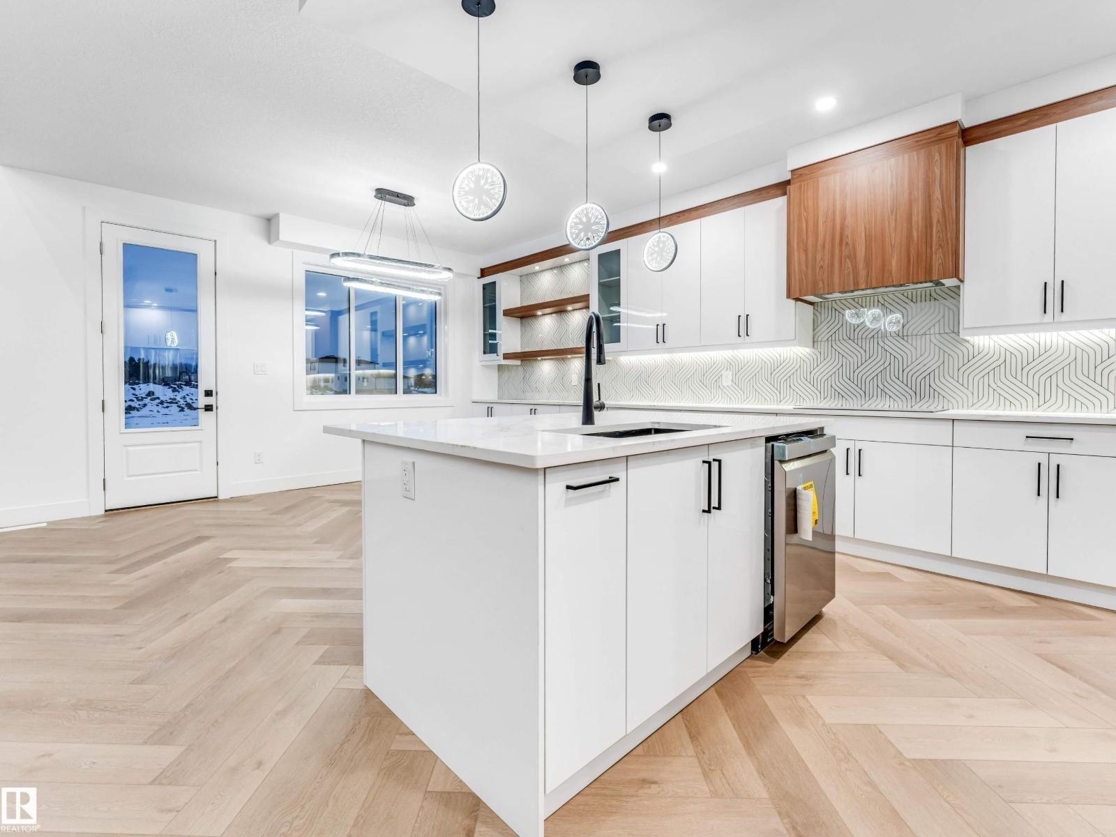 2346 63 AV NE - 17