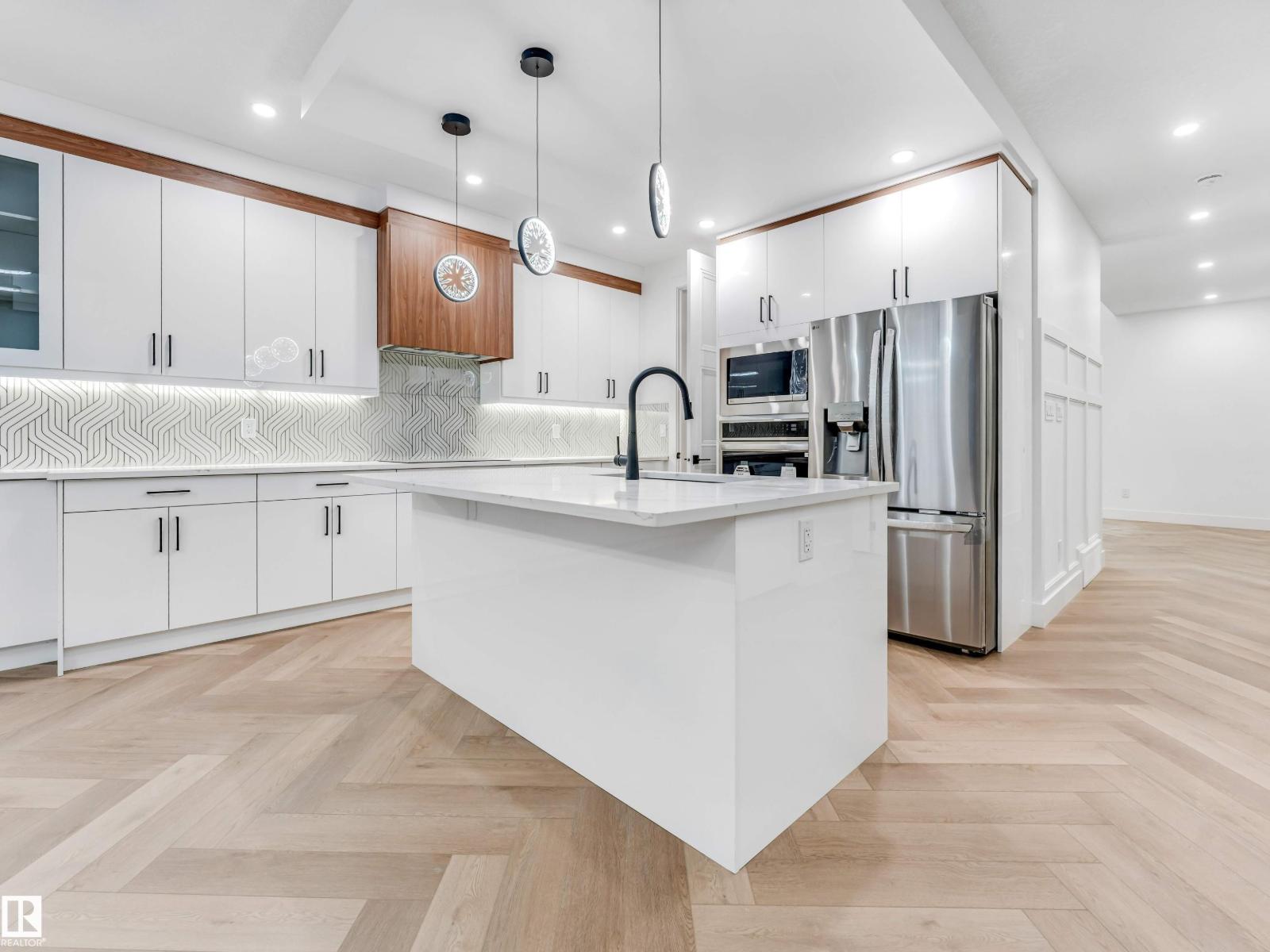 2346 63 AV NE - 18