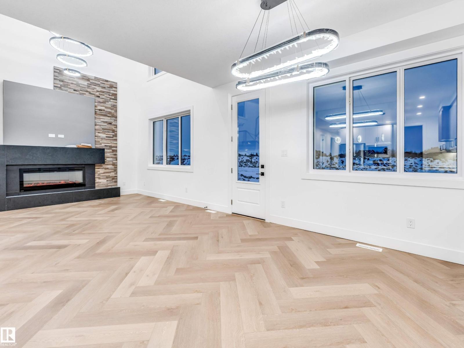2346 63 AV NE - 25