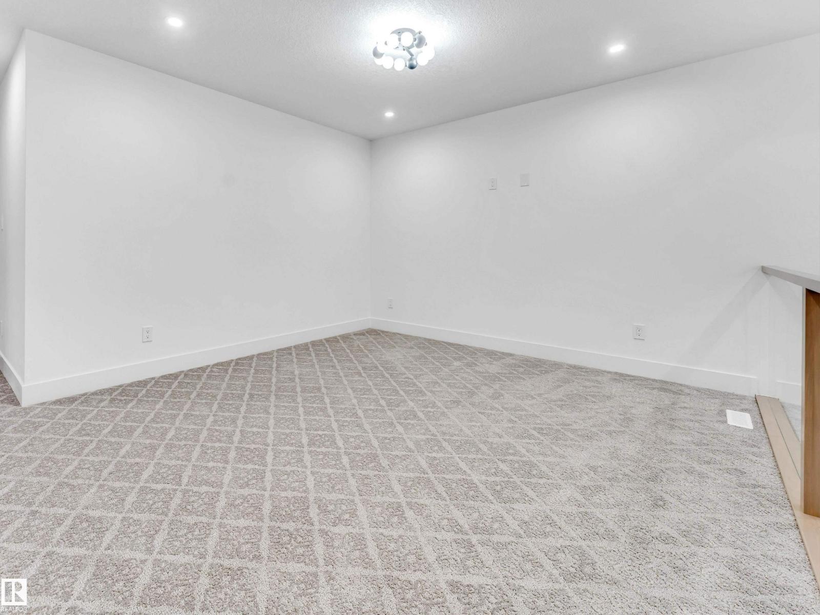 2346 63 AV NE - 33