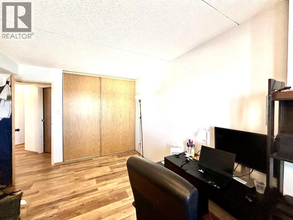 #806 5204 Dalton Drive NW - 18
