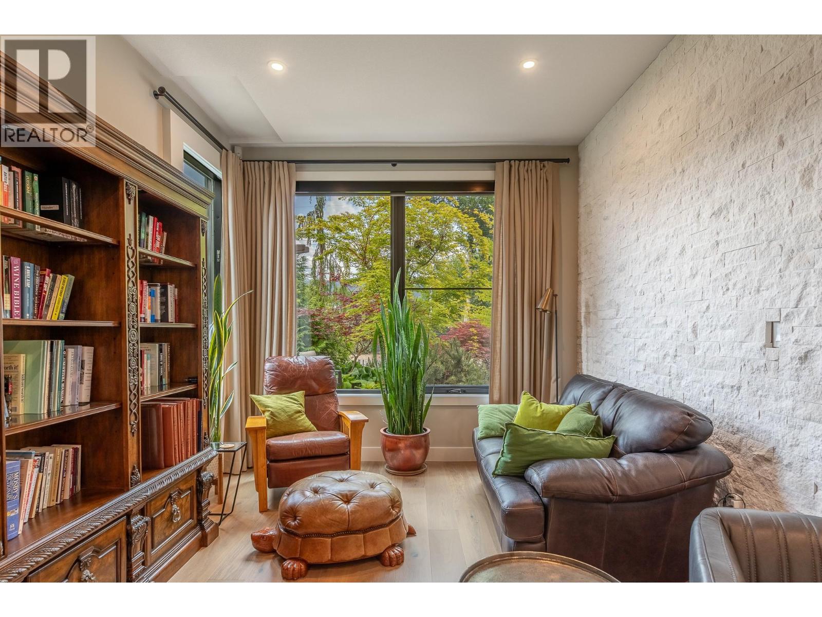 5212 WOODS Avenue - 11