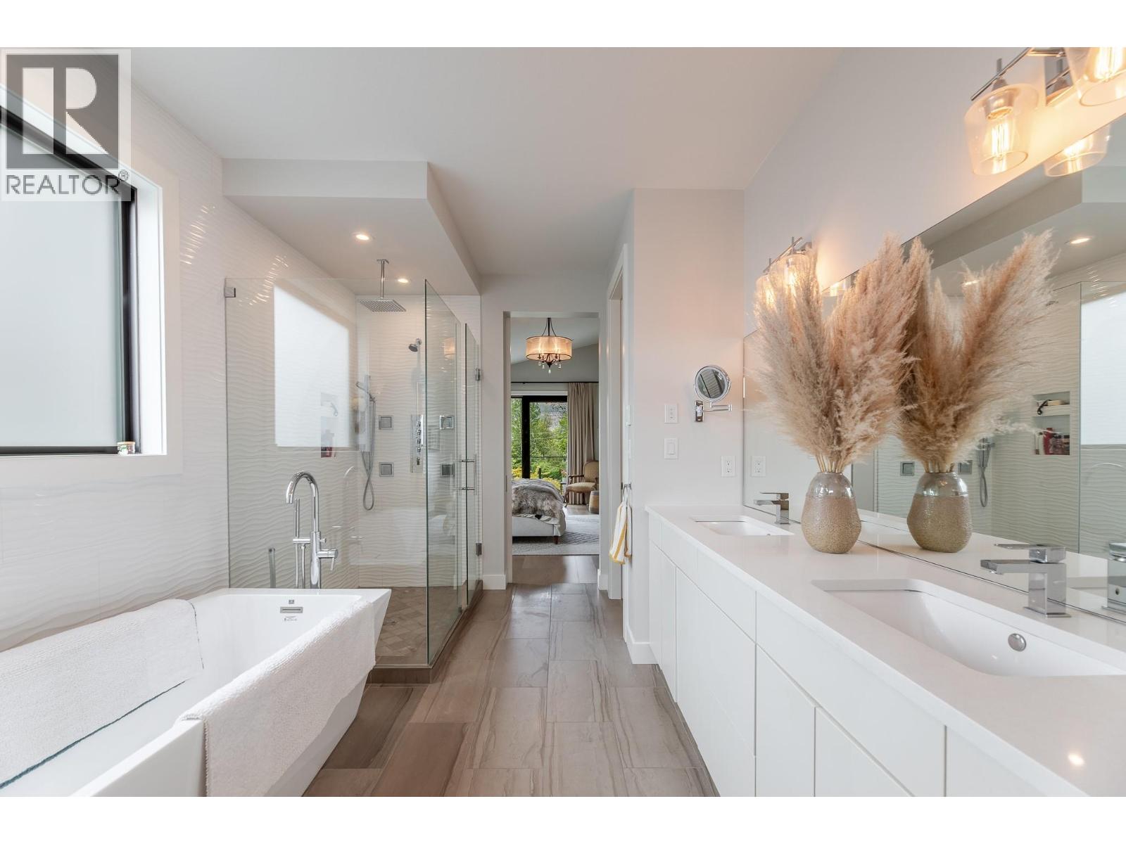 5212 WOODS Avenue - 34