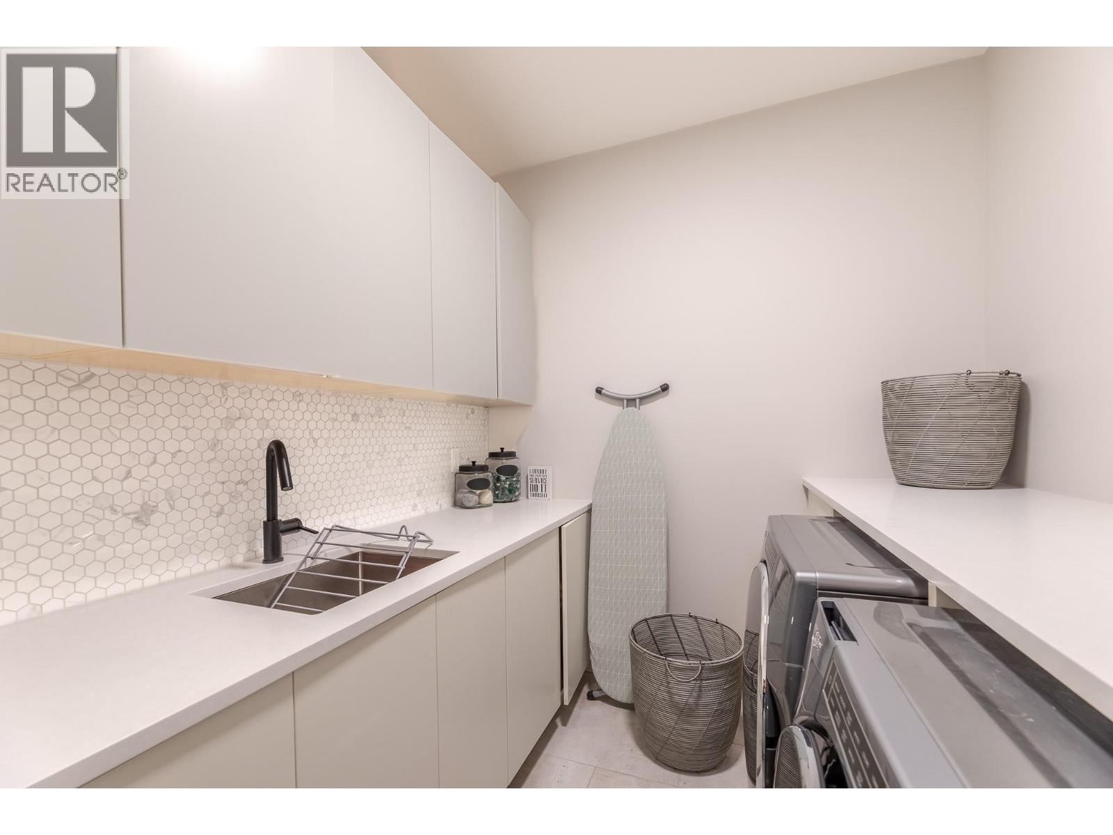 5212 WOODS Avenue - 39
