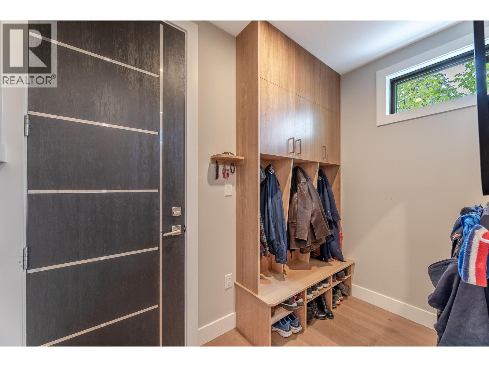 5212 WOODS Avenue - 41