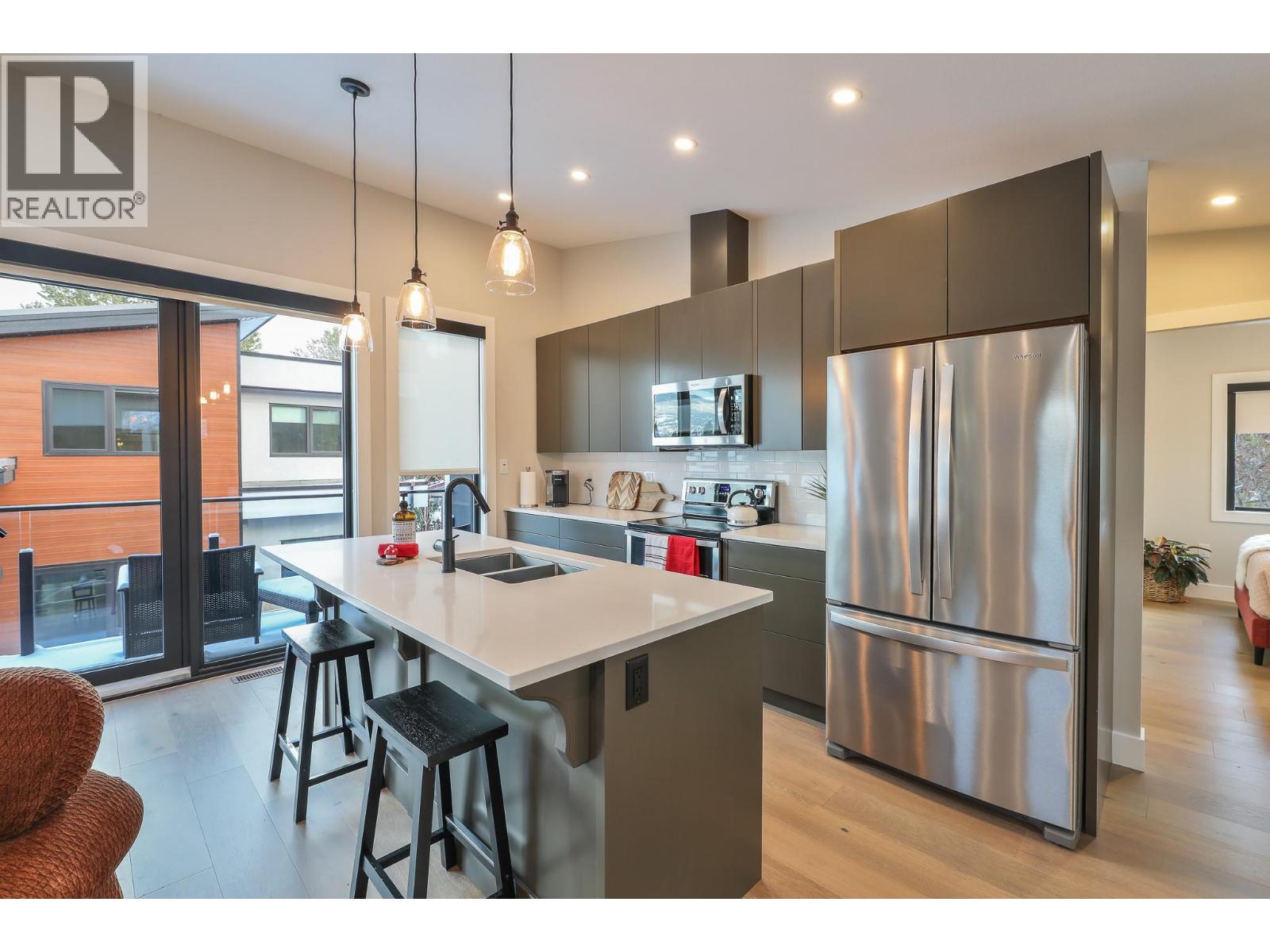 5212 WOODS Avenue - 47
