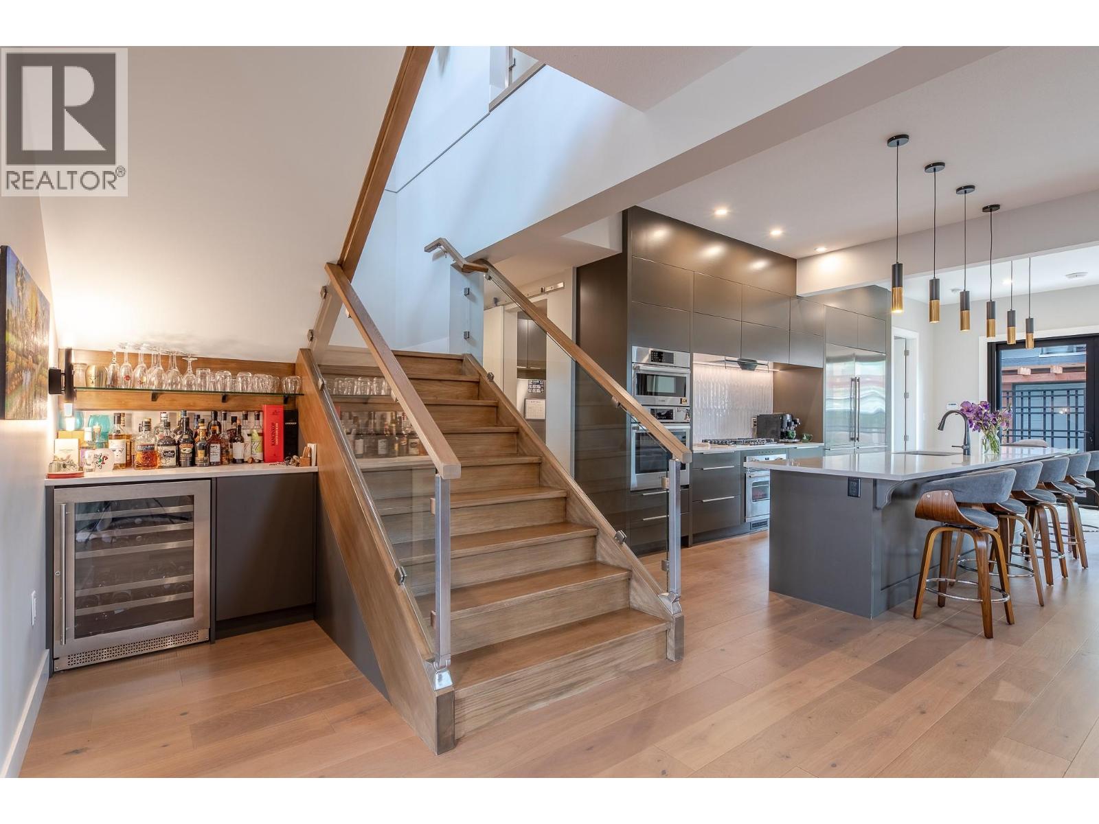 5212 WOODS Avenue - 24