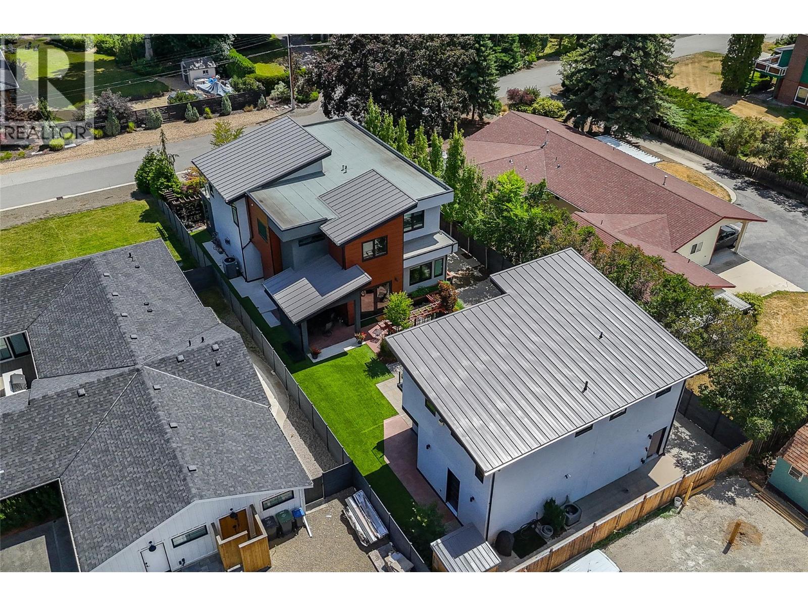 5212 WOODS Avenue - 56