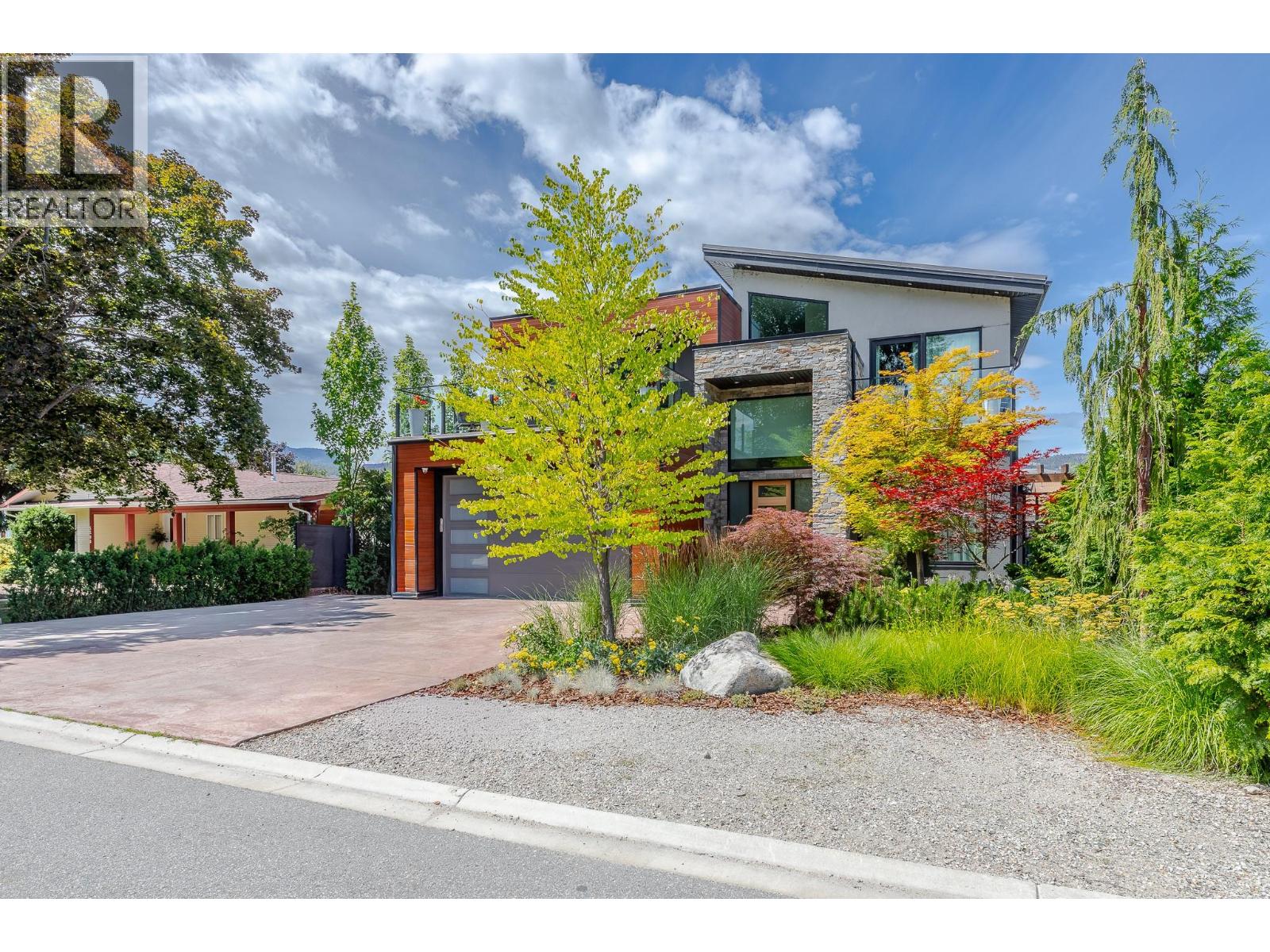 5212 WOODS Avenue - 6