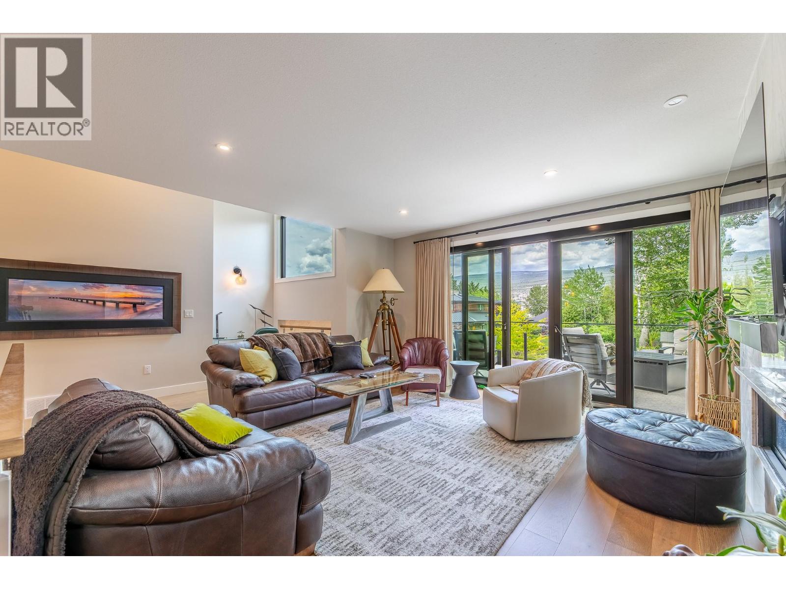 5212 WOODS Avenue - 28