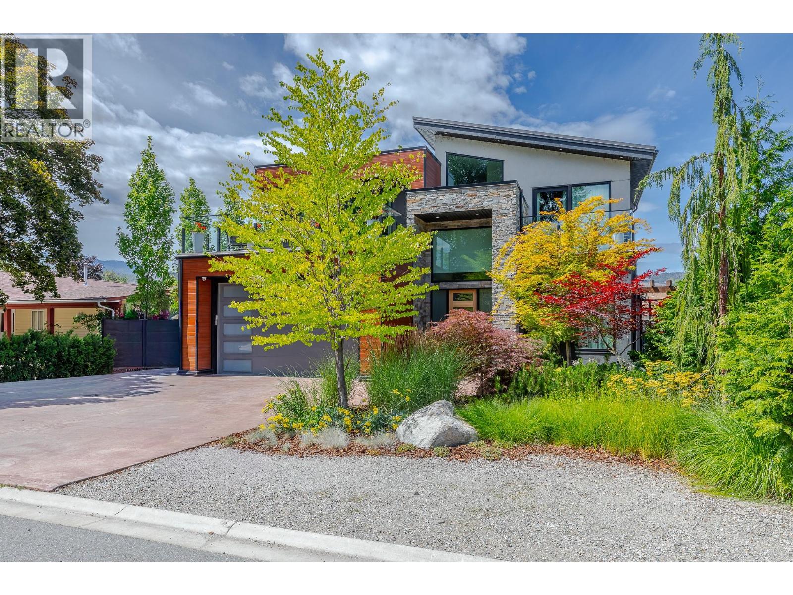 5212 WOODS Avenue - 54