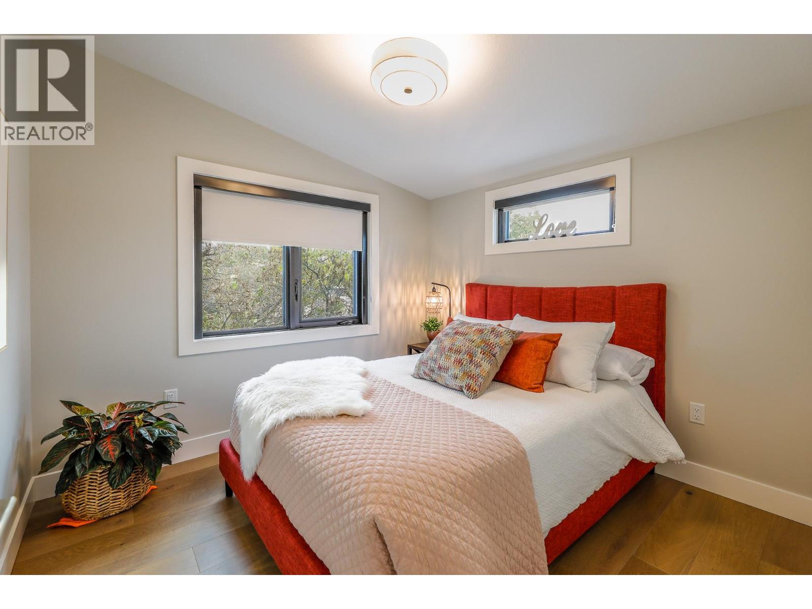 5212 WOODS Avenue - 48