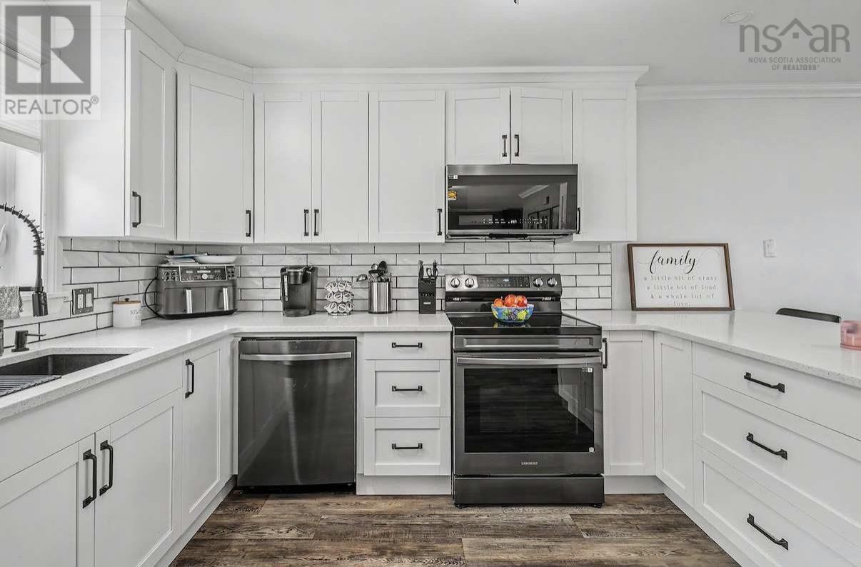 10 Melissa Crescent - 14
