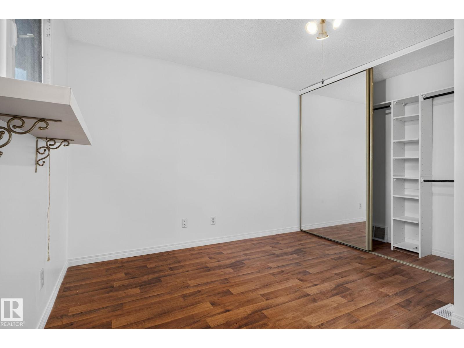 9503 180A ST NW - 33