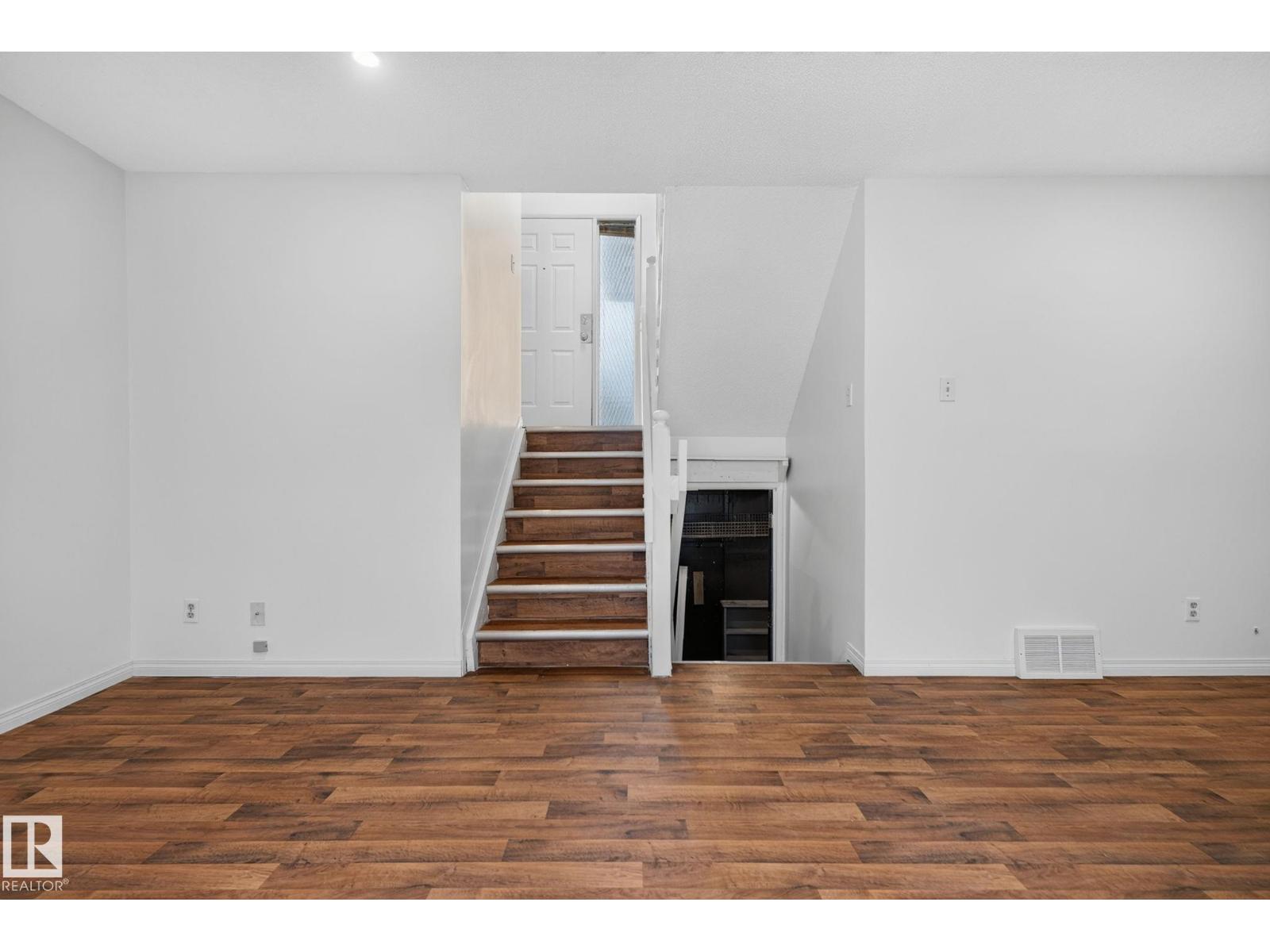 9503 180A ST NW - 43