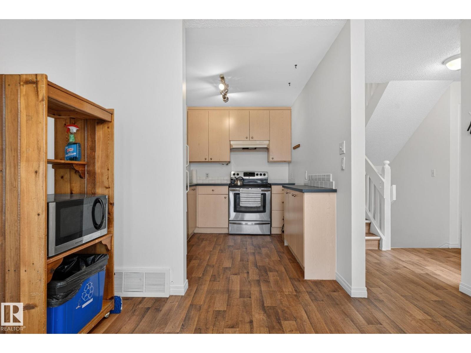 9503 180A ST NW - 21