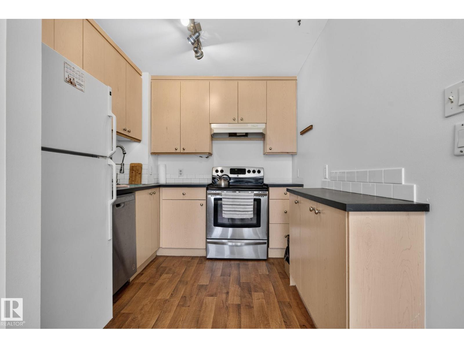 9503 180A ST NW - 22