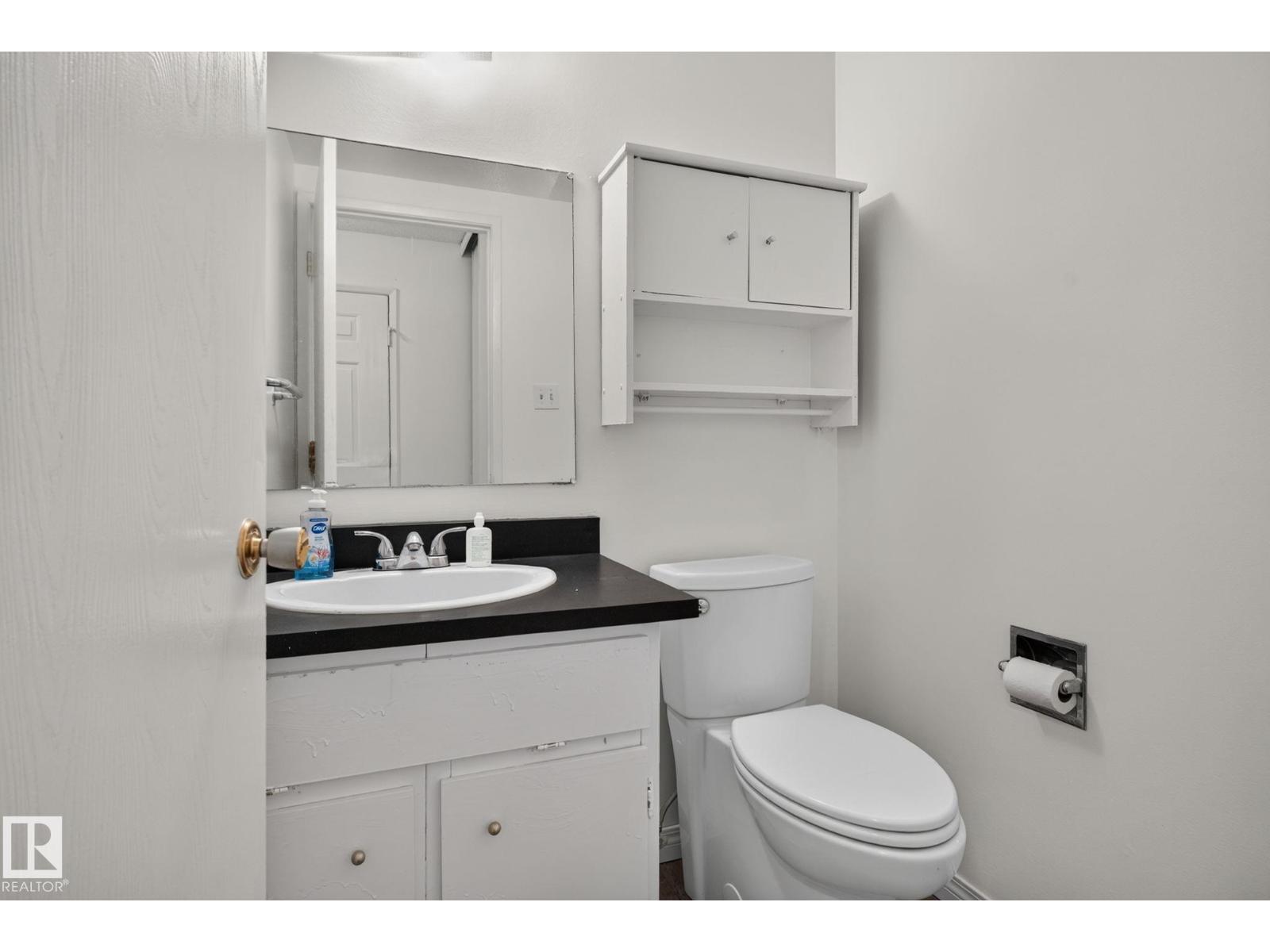 9503 180A ST NW - 26