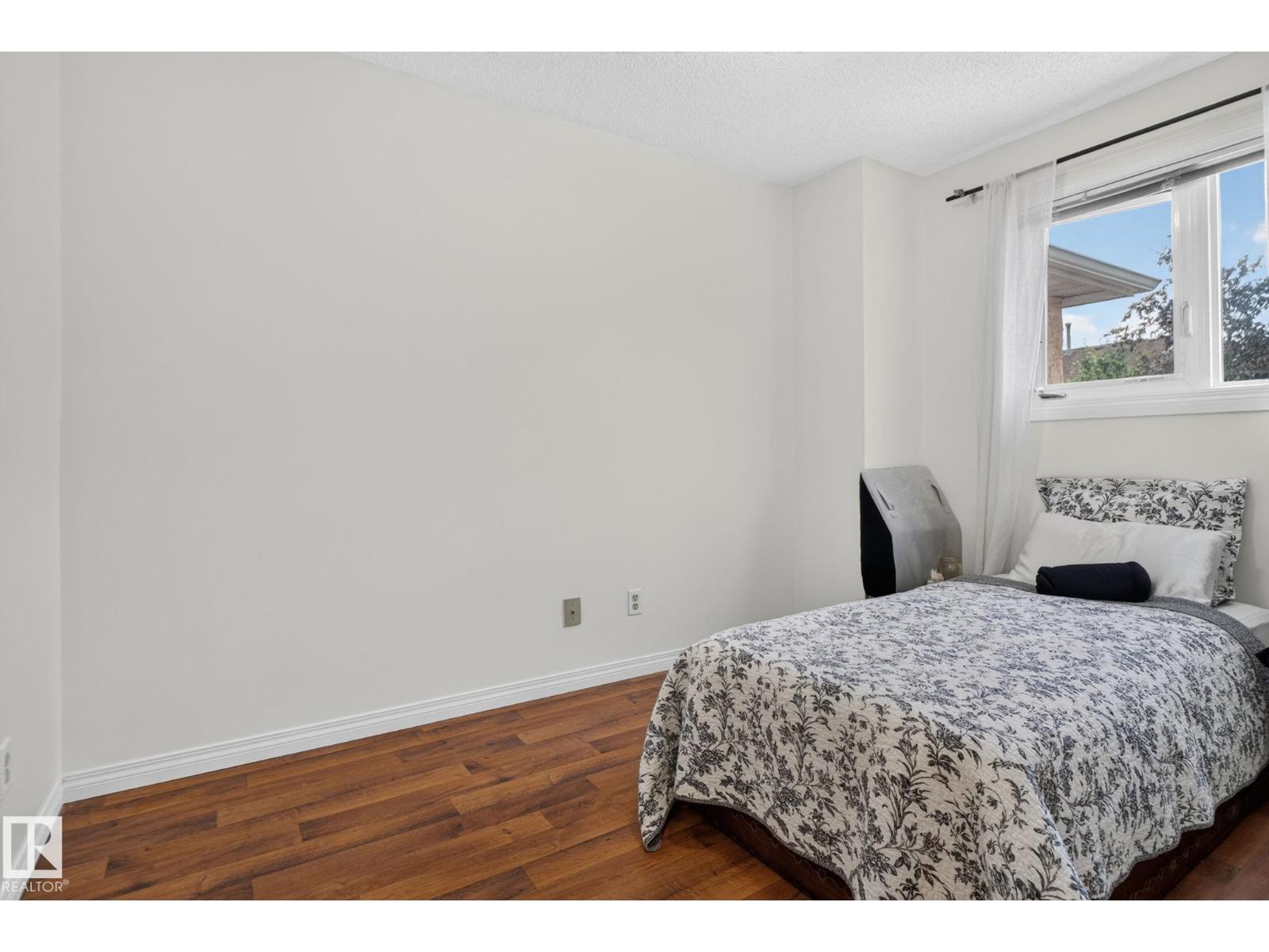 9503 180A ST NW - 27