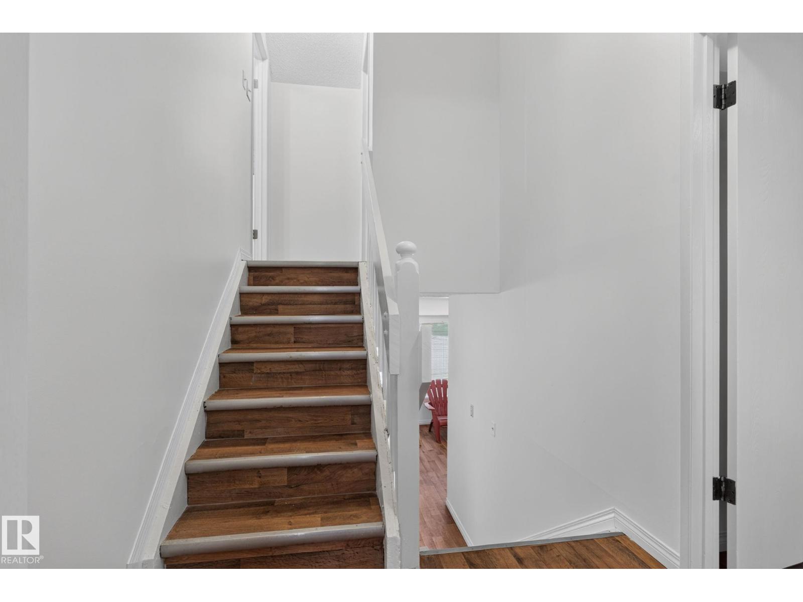9503 180A ST NW - 31