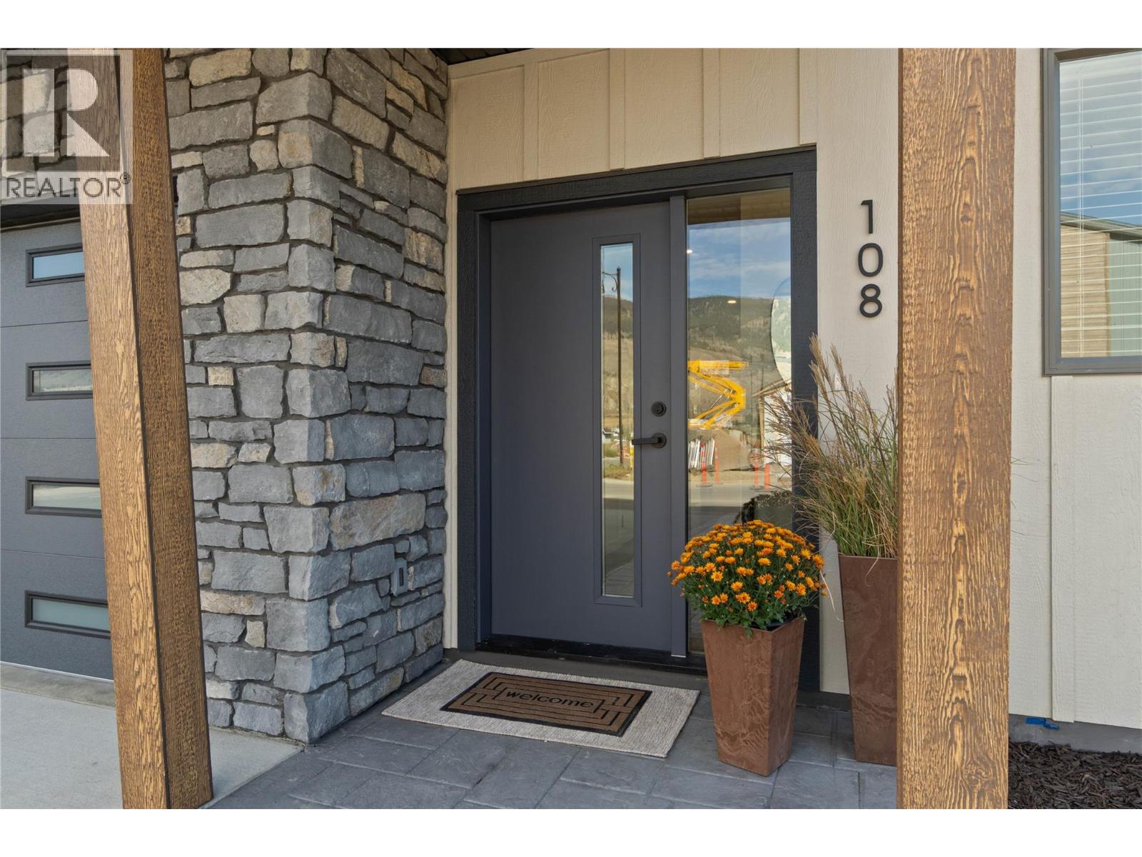 #108 3580 Valleyview Drive - 27