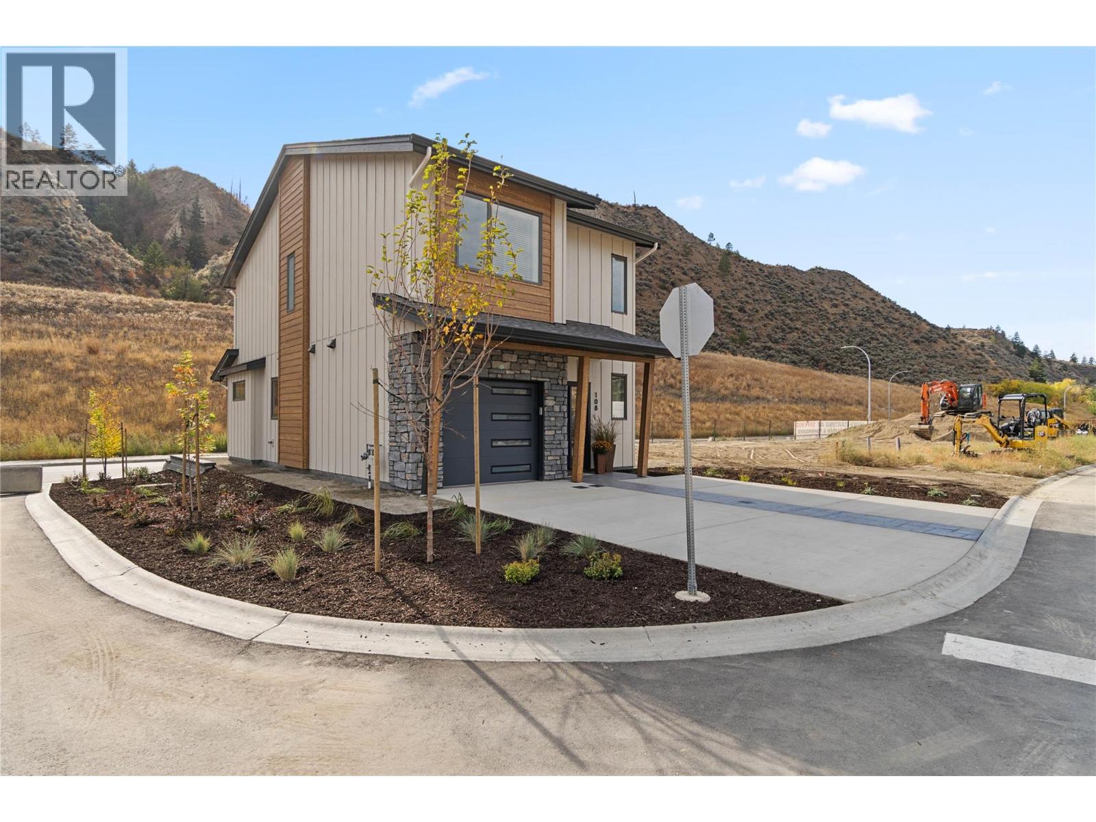 #108 3580 Valleyview Drive - 26